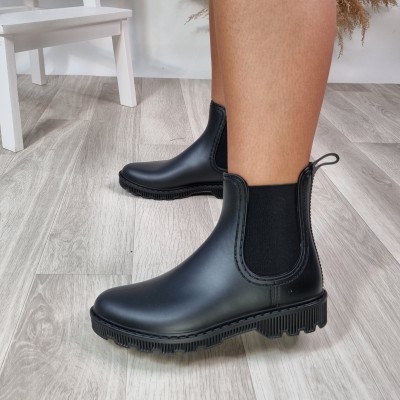 Botin de Agua  Martina Negro